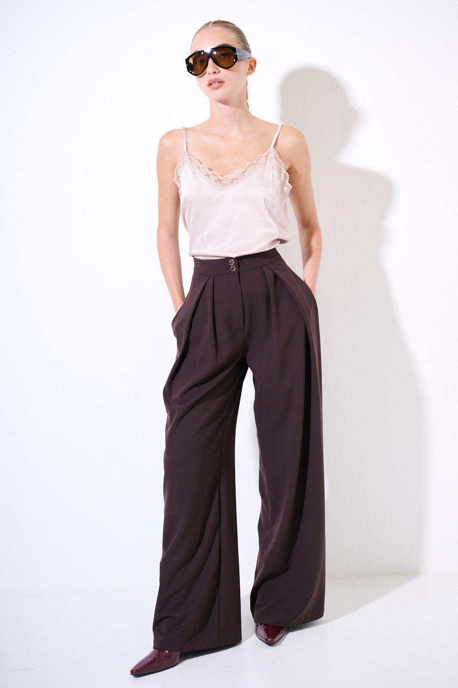 Palazzo pantalon met geplooide gouden knopen