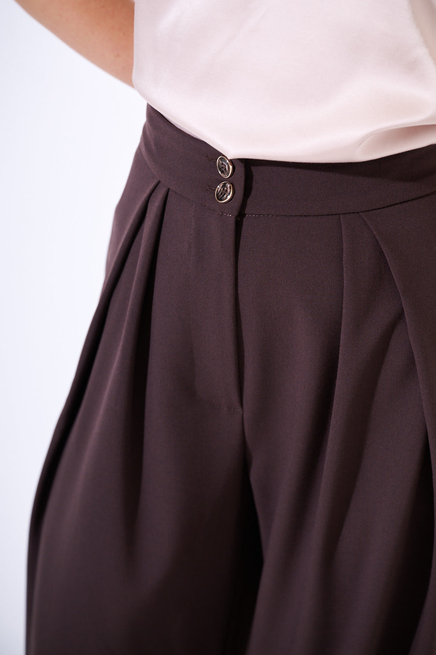 Palazzo pantalon met geplooide gouden knopen