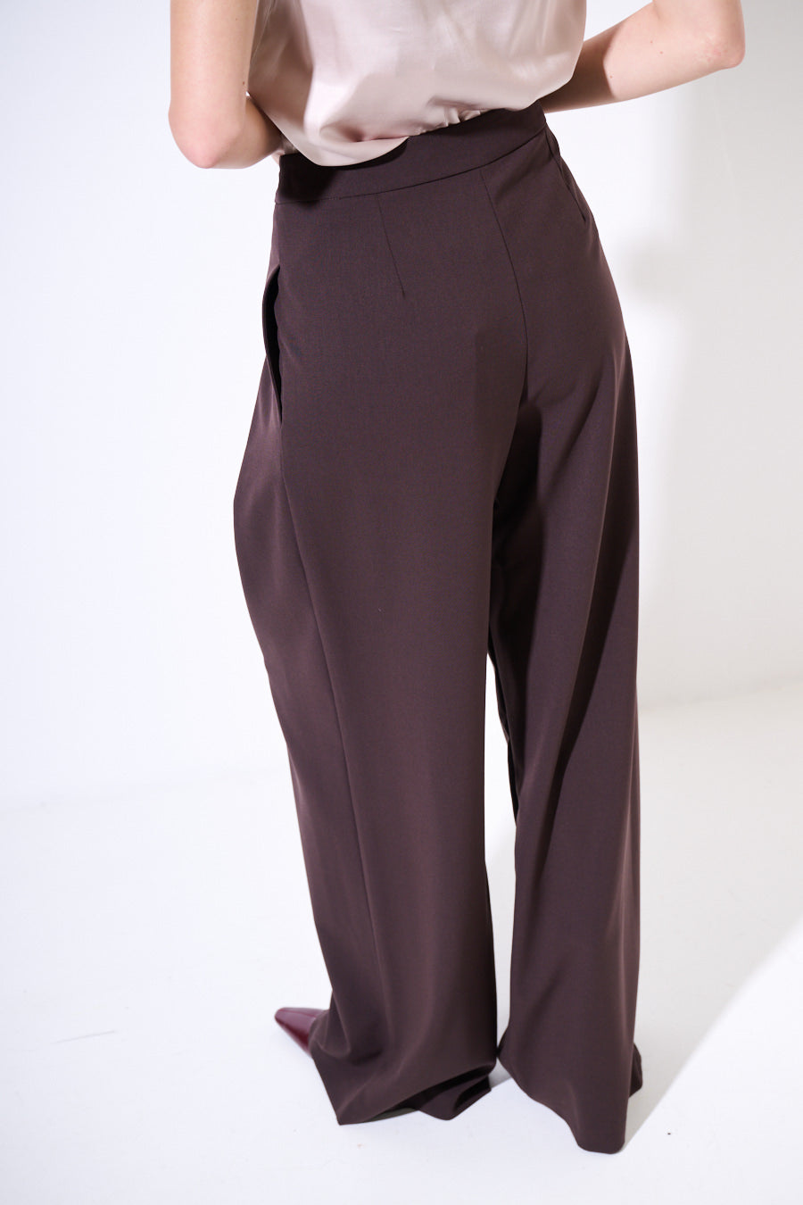 Palazzo pantalon met geplooide gouden knopen