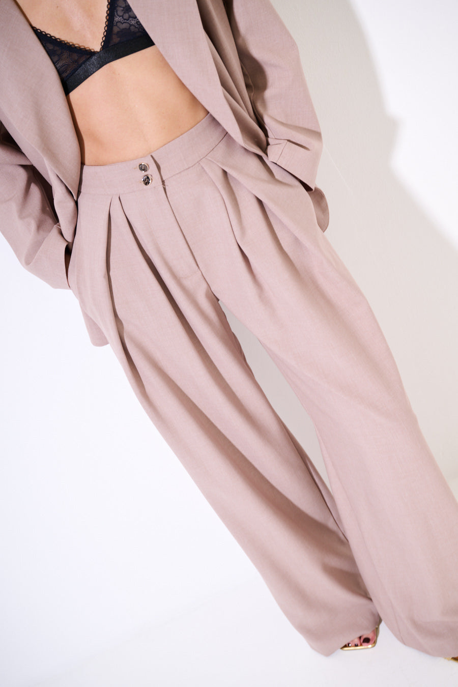 Palazzo pantalon met geplooide gouden knopen