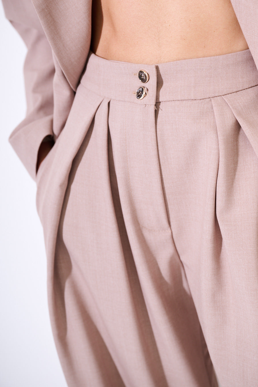 Palazzo pantalon met geplooide gouden knopen