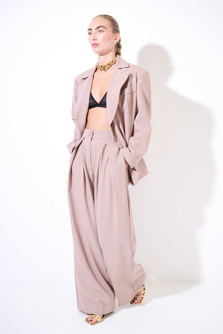 Palazzo pantalon met geplooide gouden knopen