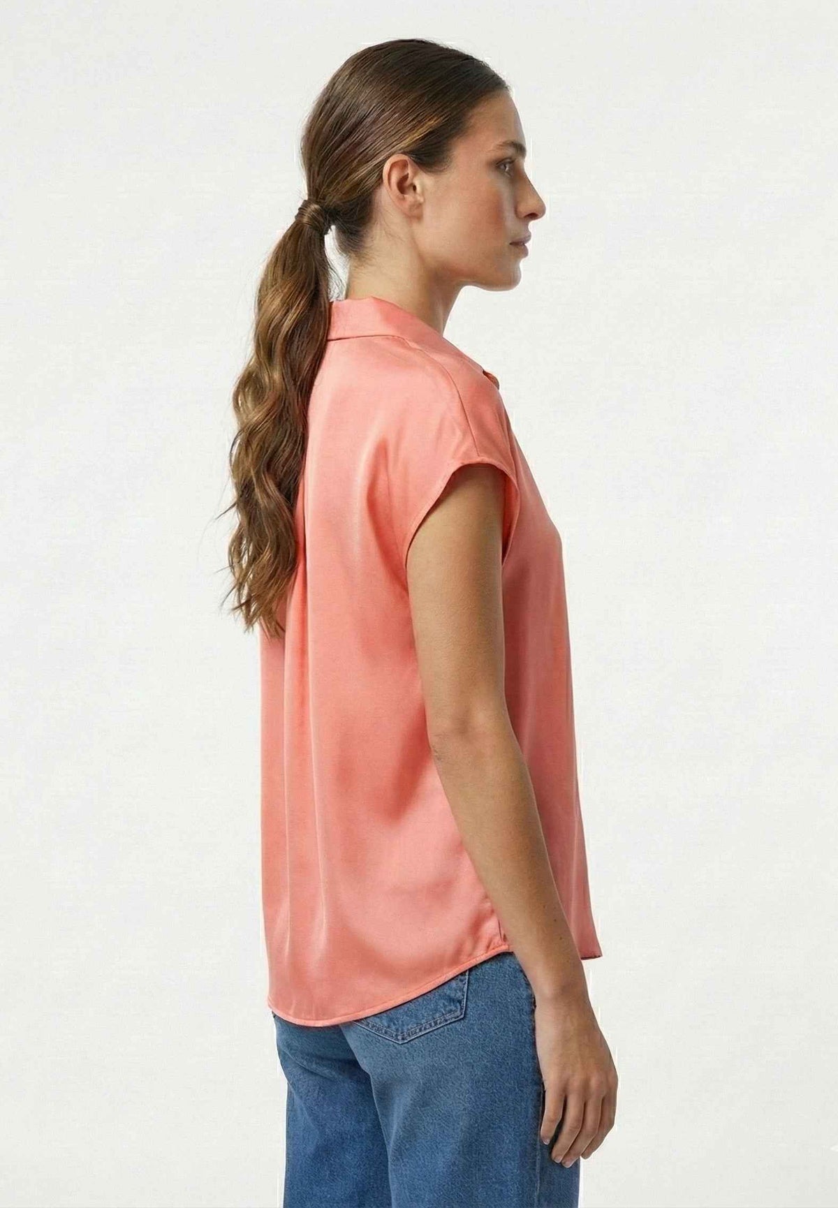 CHEMISE EN SATINÉE MANCHE COURTE