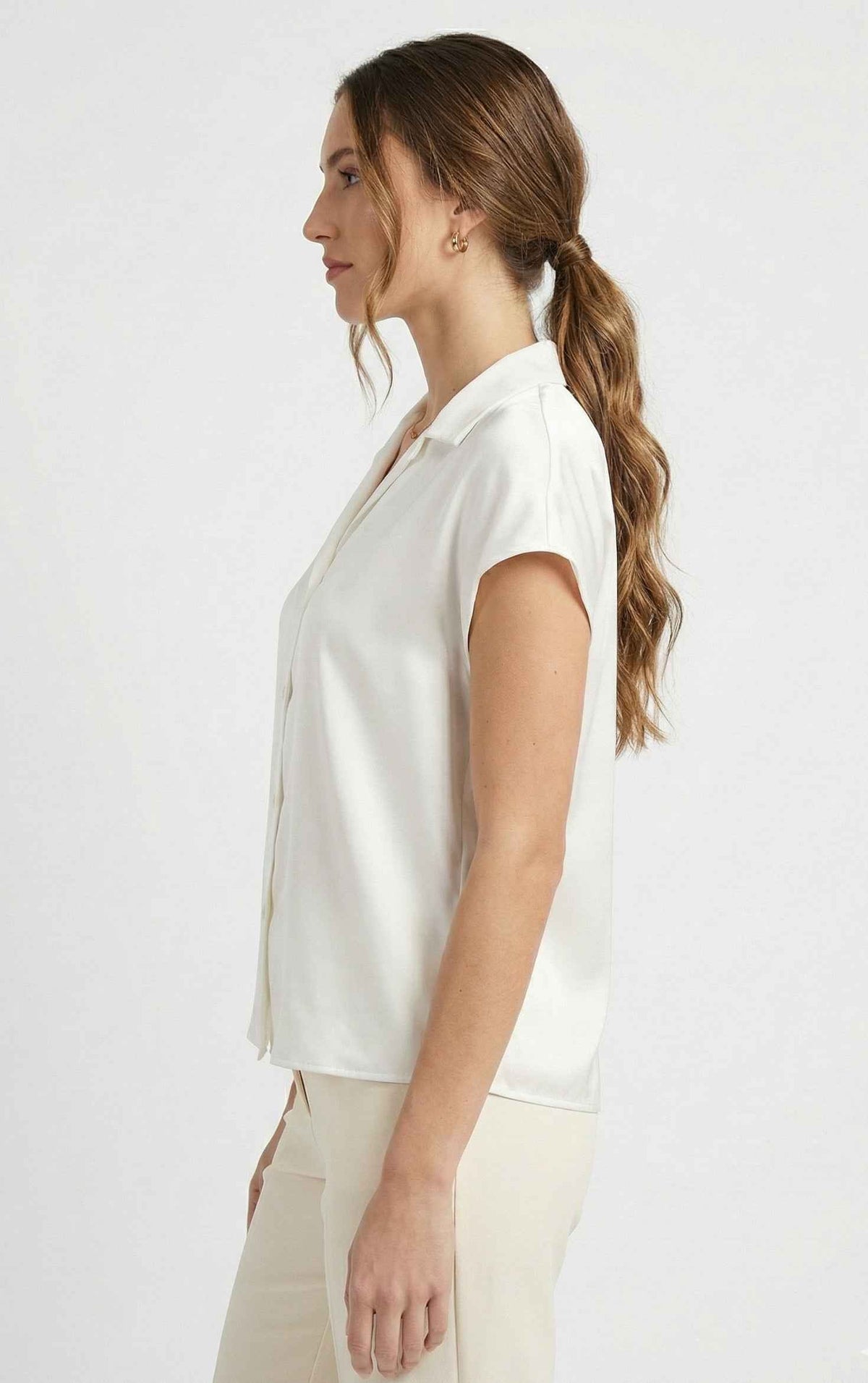 CHEMISE EN SATINÉE MANCHE COURTE