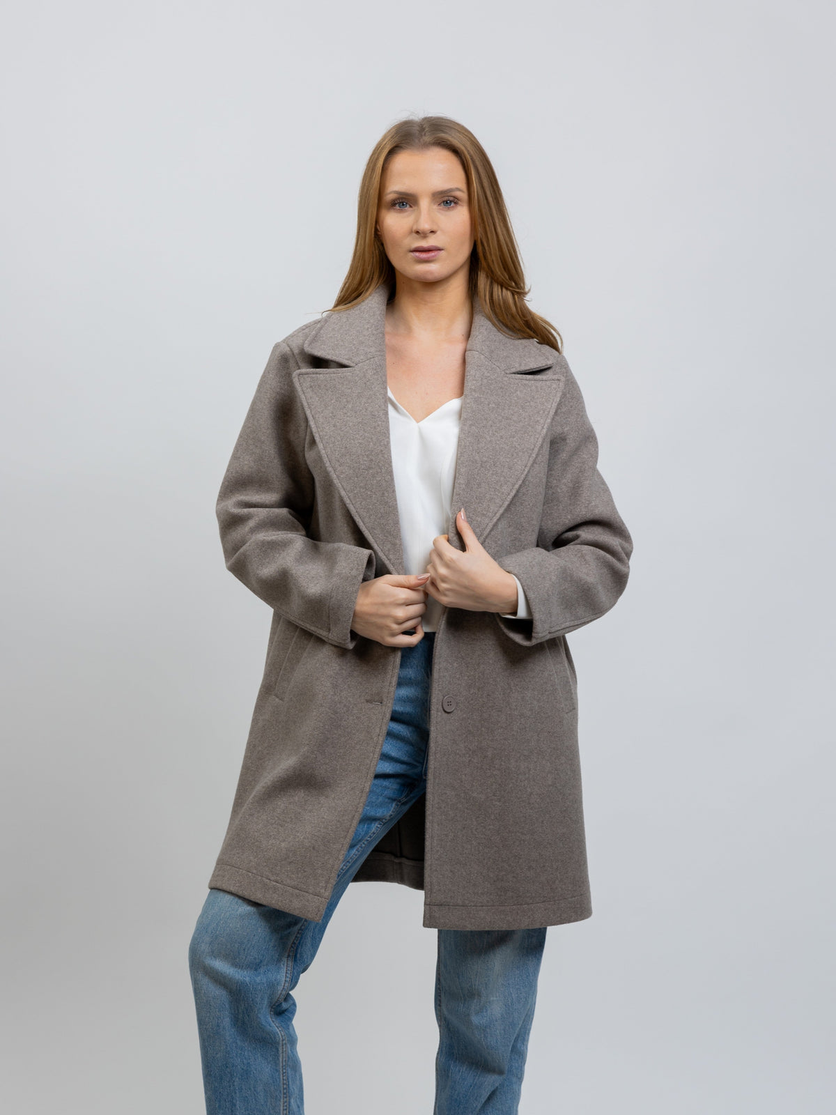 MANTEAU FAUX 2 PIÈCES AVEC CAPUCHE CONTRASTÉ - K-ZELL PARIS | Wholesale