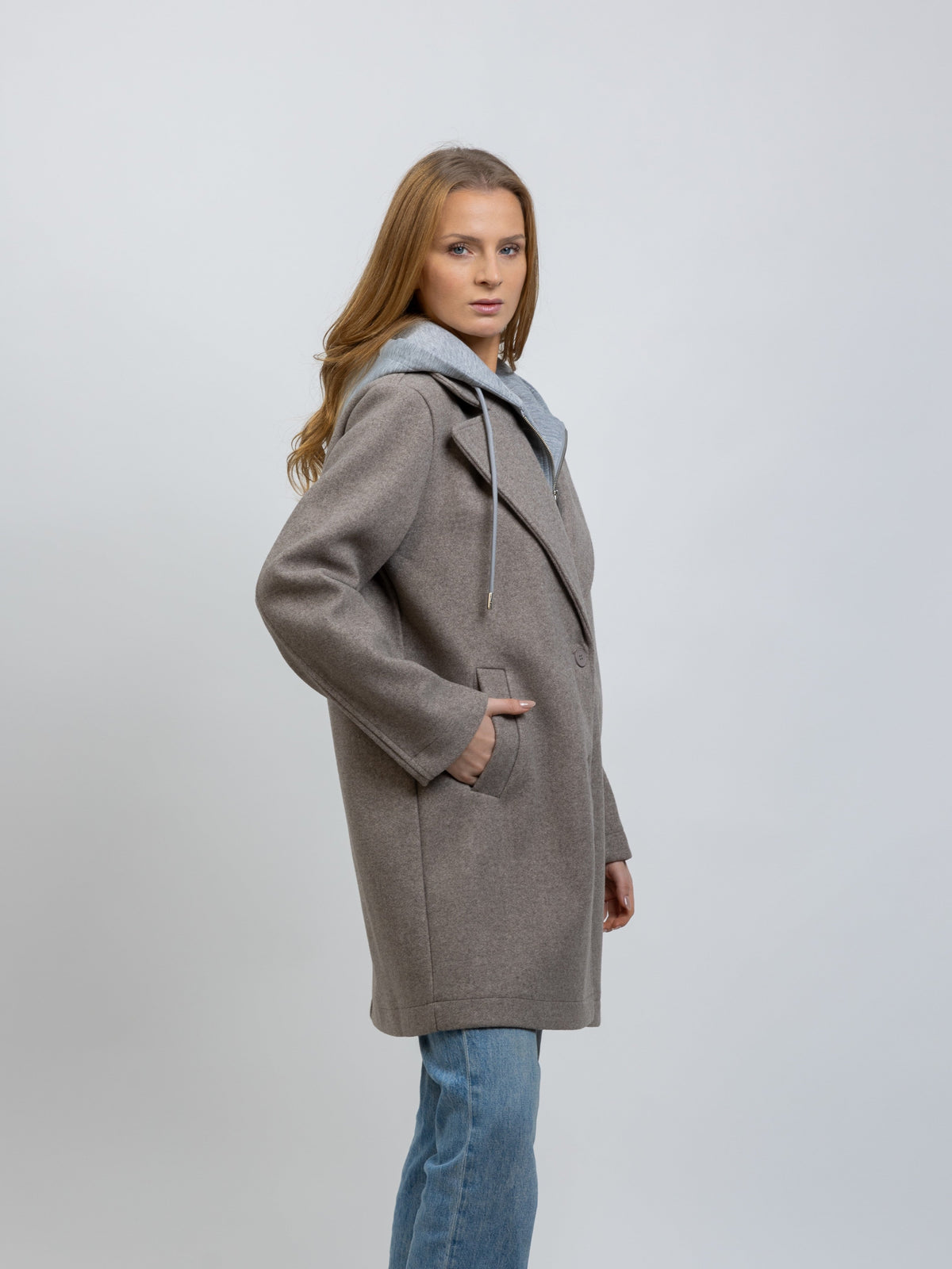 MANTEAU FAUX 2 PIÈCES AVEC CAPUCHE CONTRASTÉ - K-ZELL PARIS | Wholesale