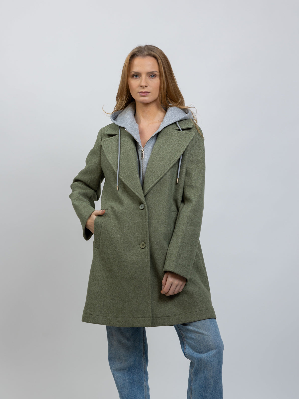 MANTEAU FAUX 2 PIÈCES AVEC CAPUCHE CONTRASTÉ - K-ZELL PARIS | Wholesale