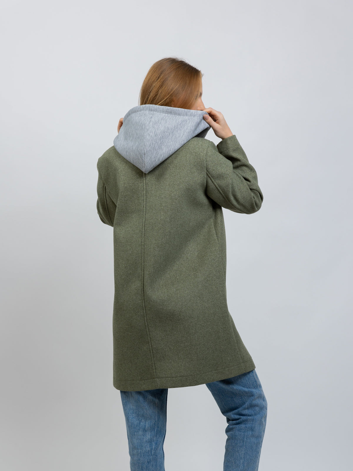 MANTEAU FAUX 2 PIÈCES AVEC CAPUCHE CONTRASTÉ - K-ZELL PARIS | Wholesale