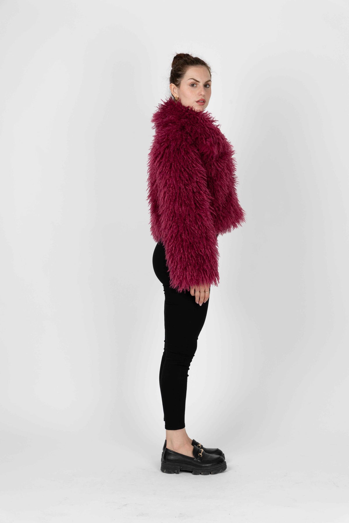 MANTEAU COURT EN FAUSSE FOURRURE MOUTON MONGOLIE
