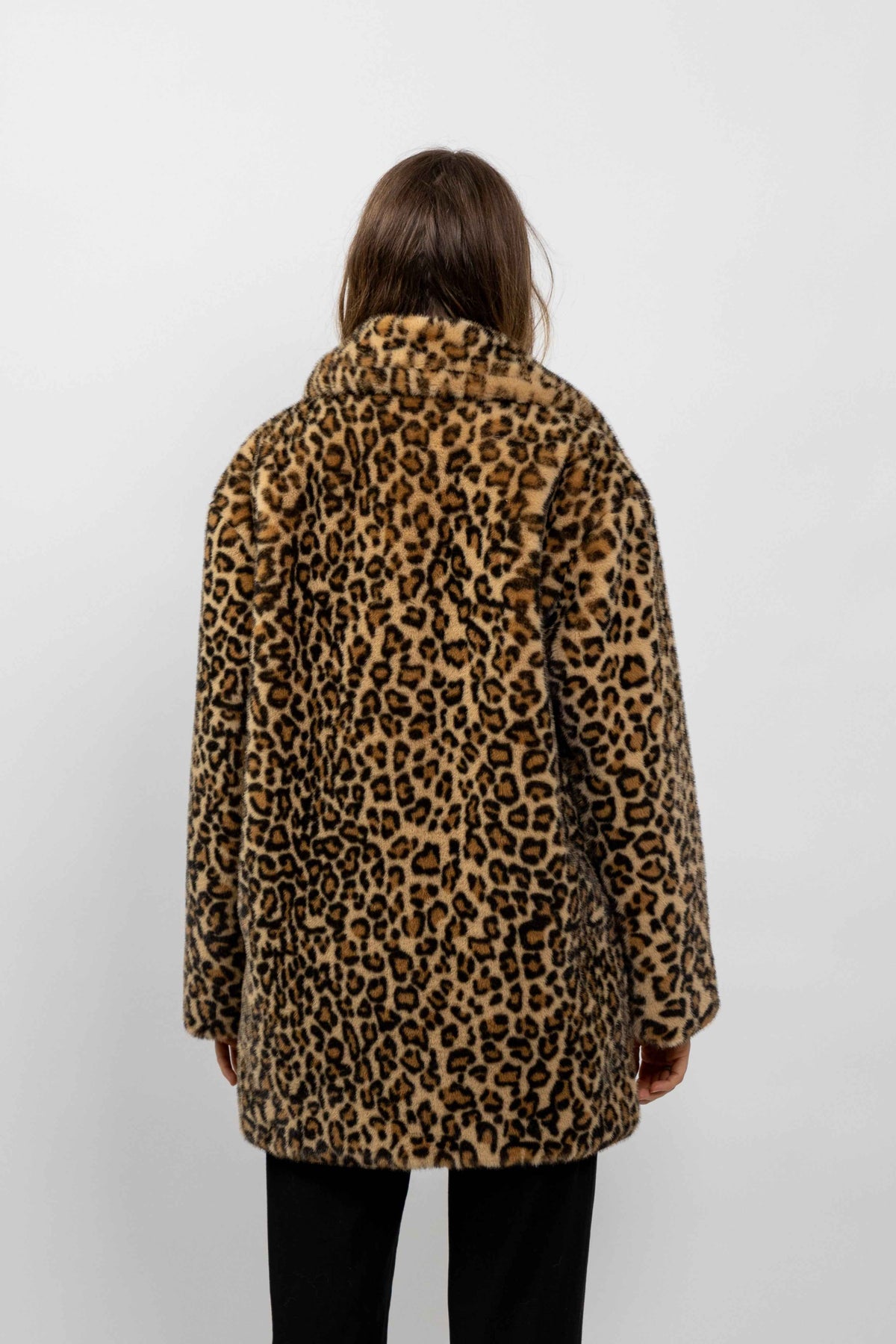 MANTEAU LÉOPARD EN FAUSSE FOURRURE