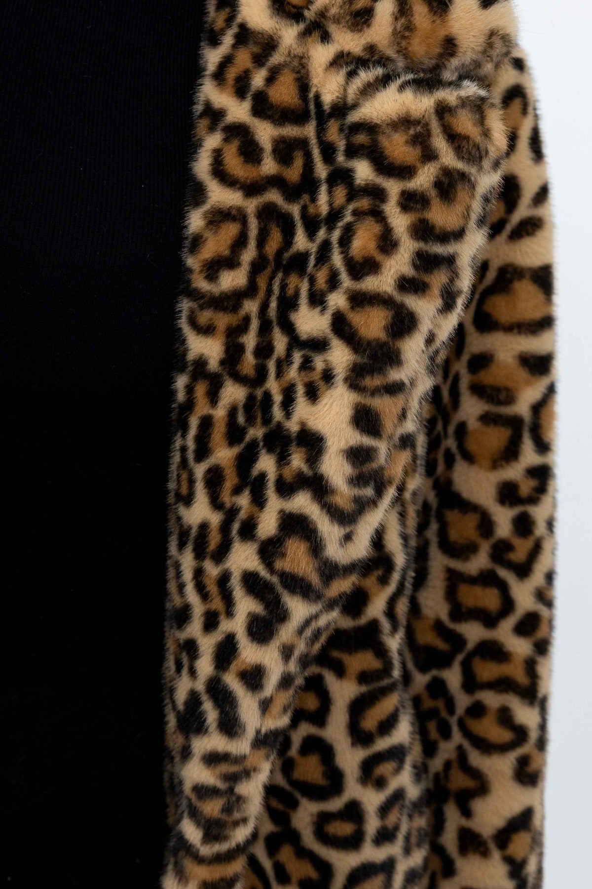 MANTEAU LÉOPARD EN FAUSSE FOURRURE