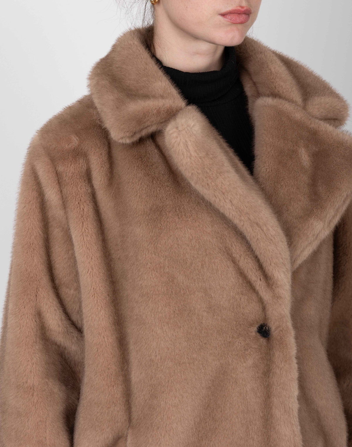 MANTEAU LONG EN FAUSSE FOURRURE