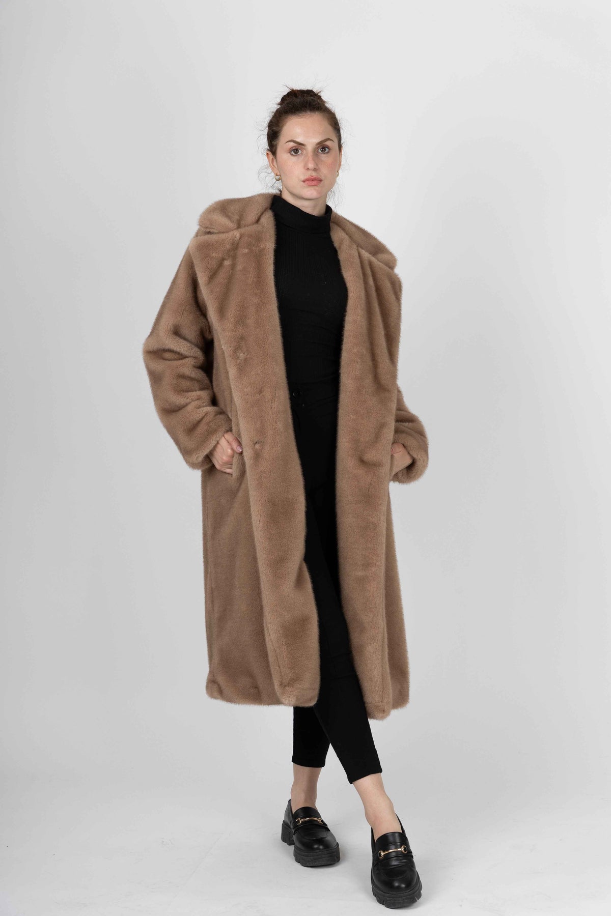 MANTEAU LONG EN FAUSSE FOURRURE