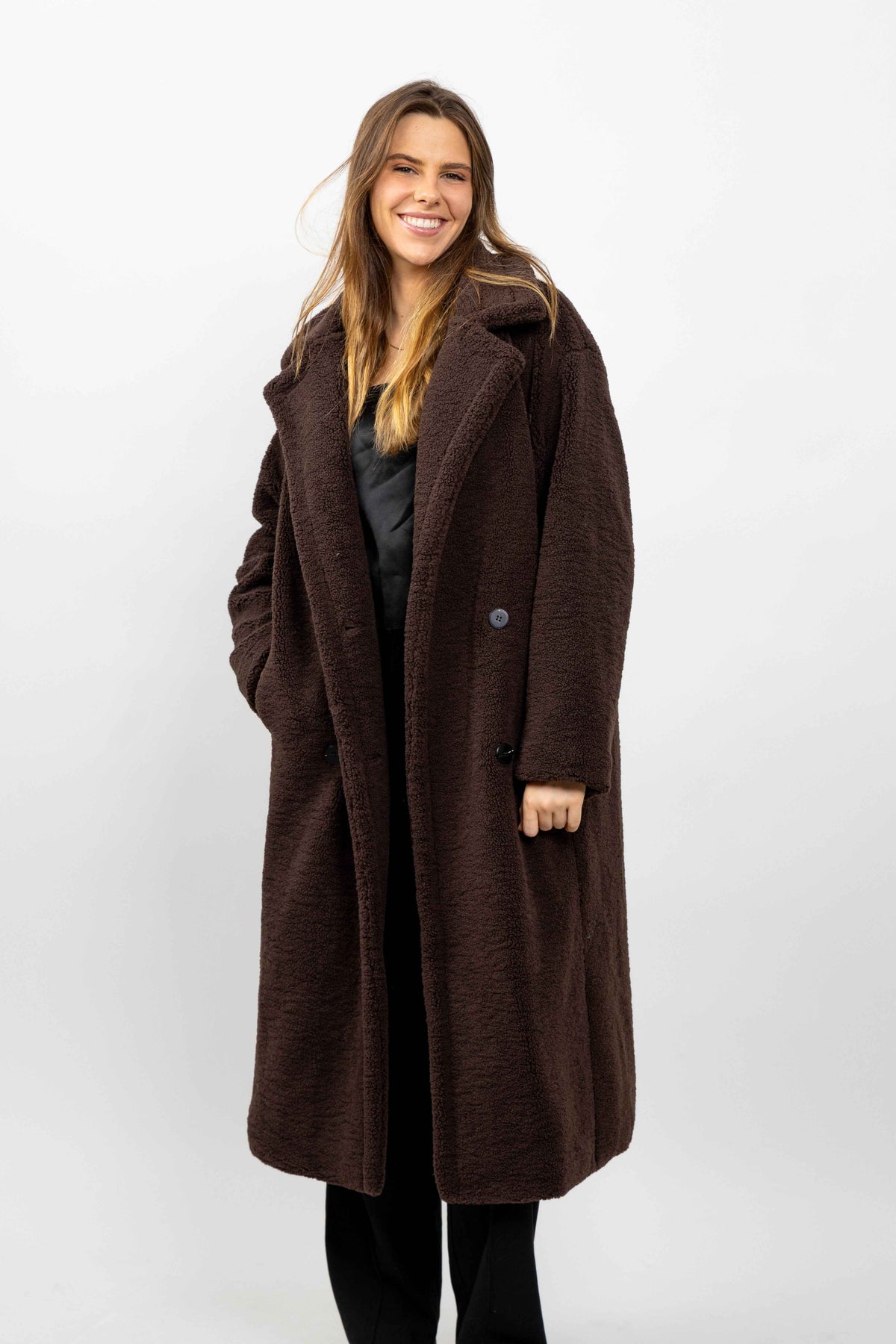MANTEAU LONG EN FAUSSE FOURRURE MOUTON