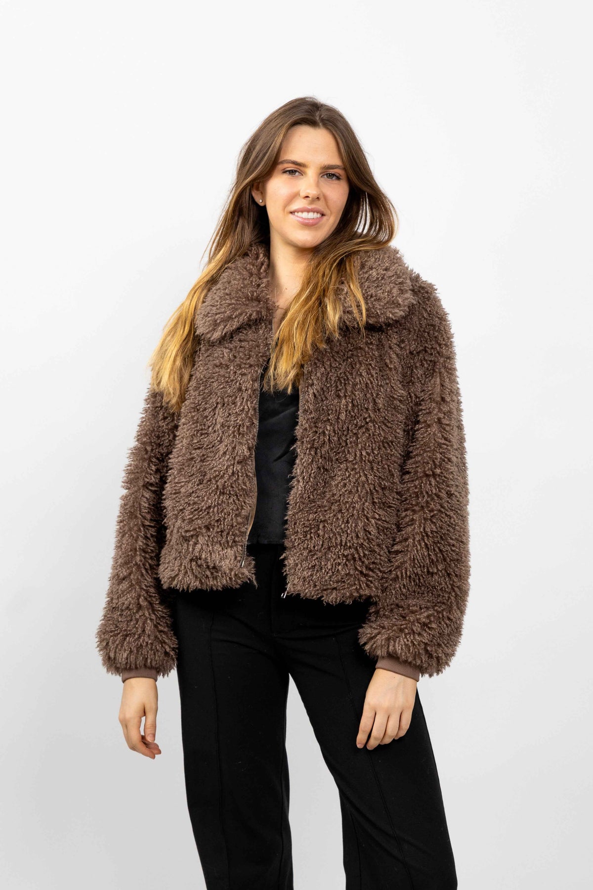 BLOUSON EN FAUSSE FOURRURE MOUTON