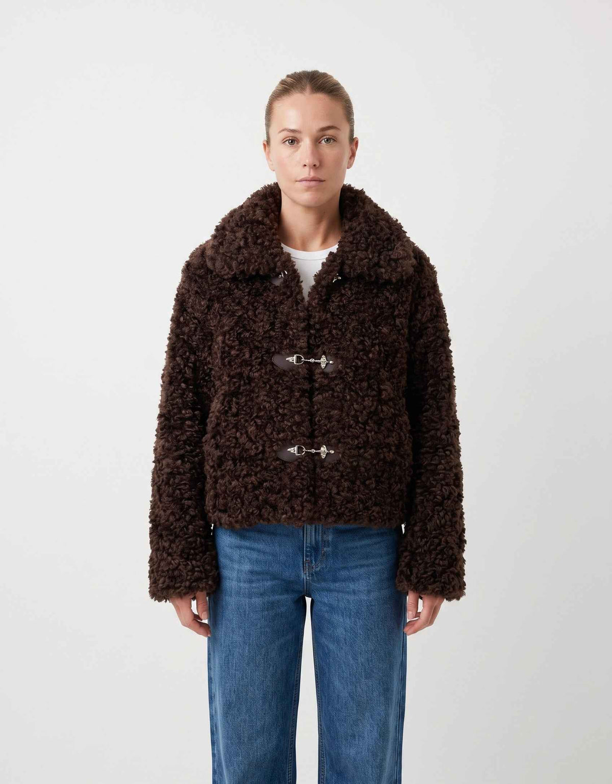MANTEAU COURT EN FAUSSE FOURRURE MOUTON