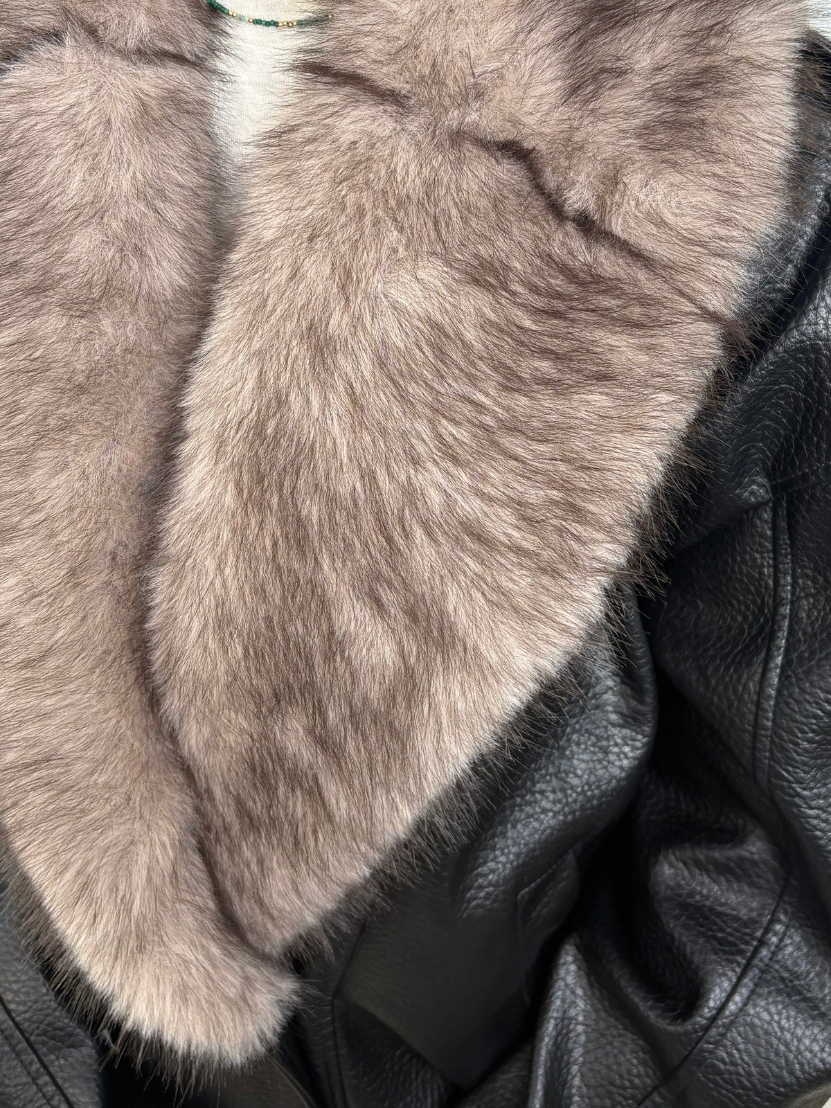 BLOUSON SIMILICUIR AVEC COL EN FAUSSE FOURRURE - K-ZELL PARIS | Wholesale