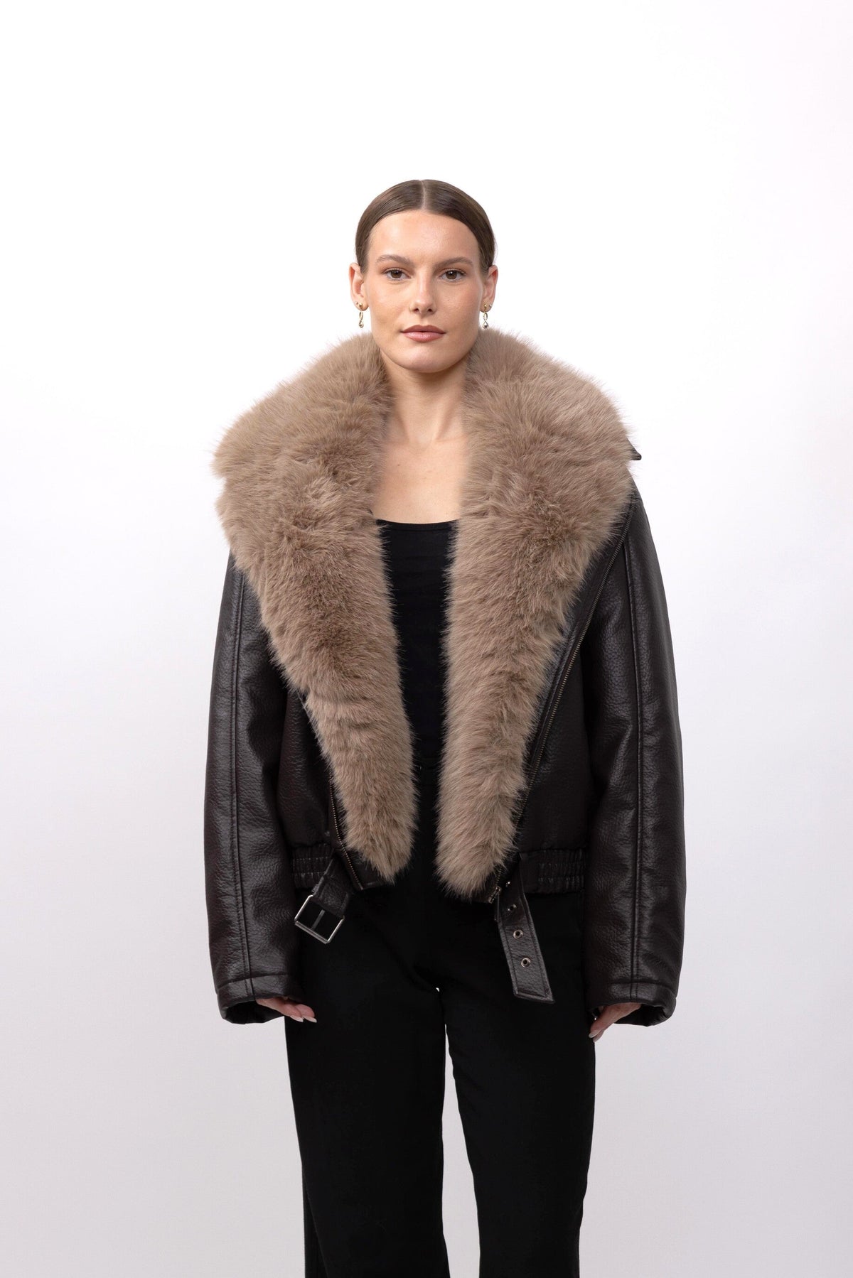 BLOUSON SIMILICUIR AVEC COL FAUSSE FOURRURE AMOVIBLE - K-ZELL PARIS | Wholesale