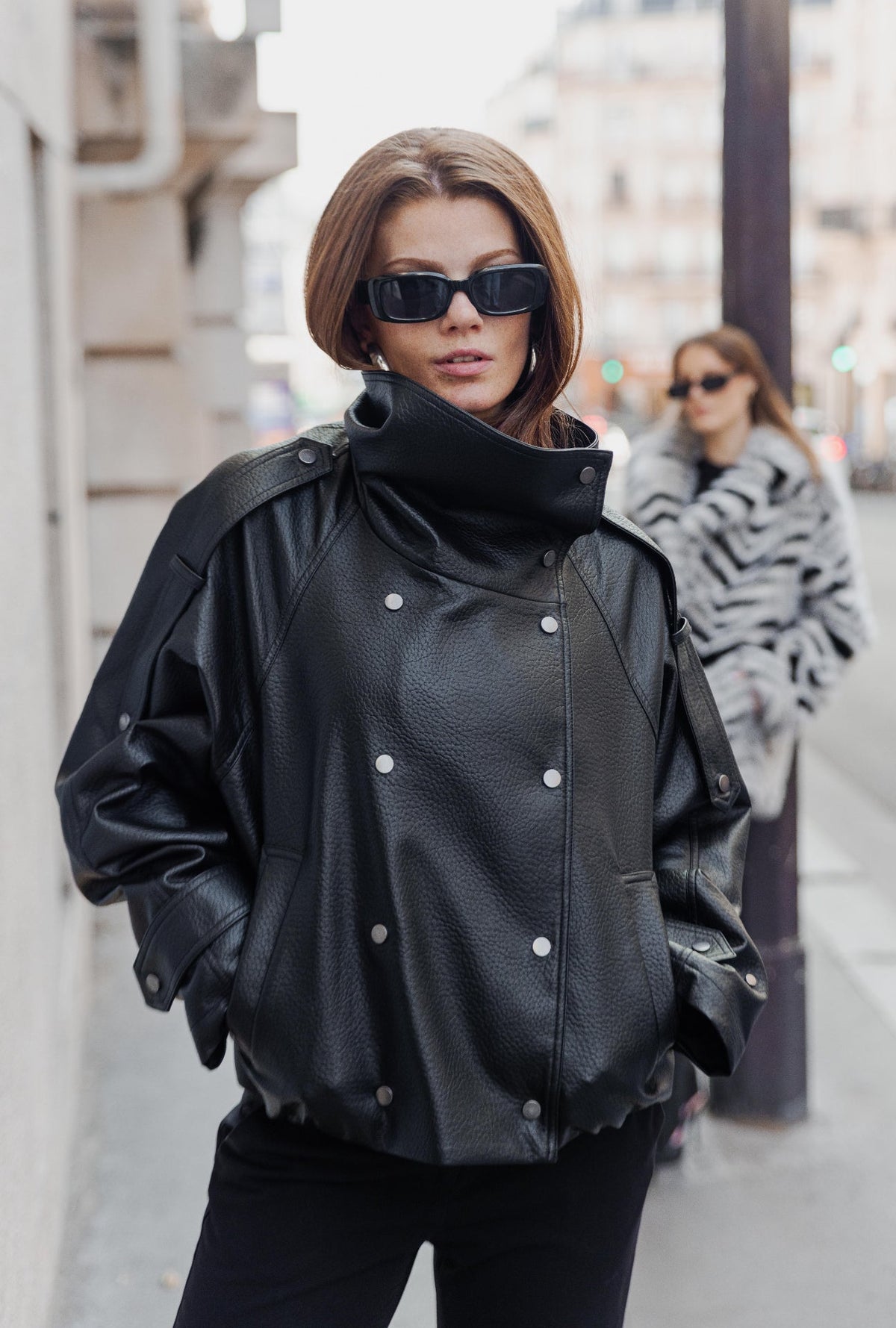 BLOUSON EN SIMILICUIR AVEC COL MONTANT - K-ZELL PARIS | Wholesale