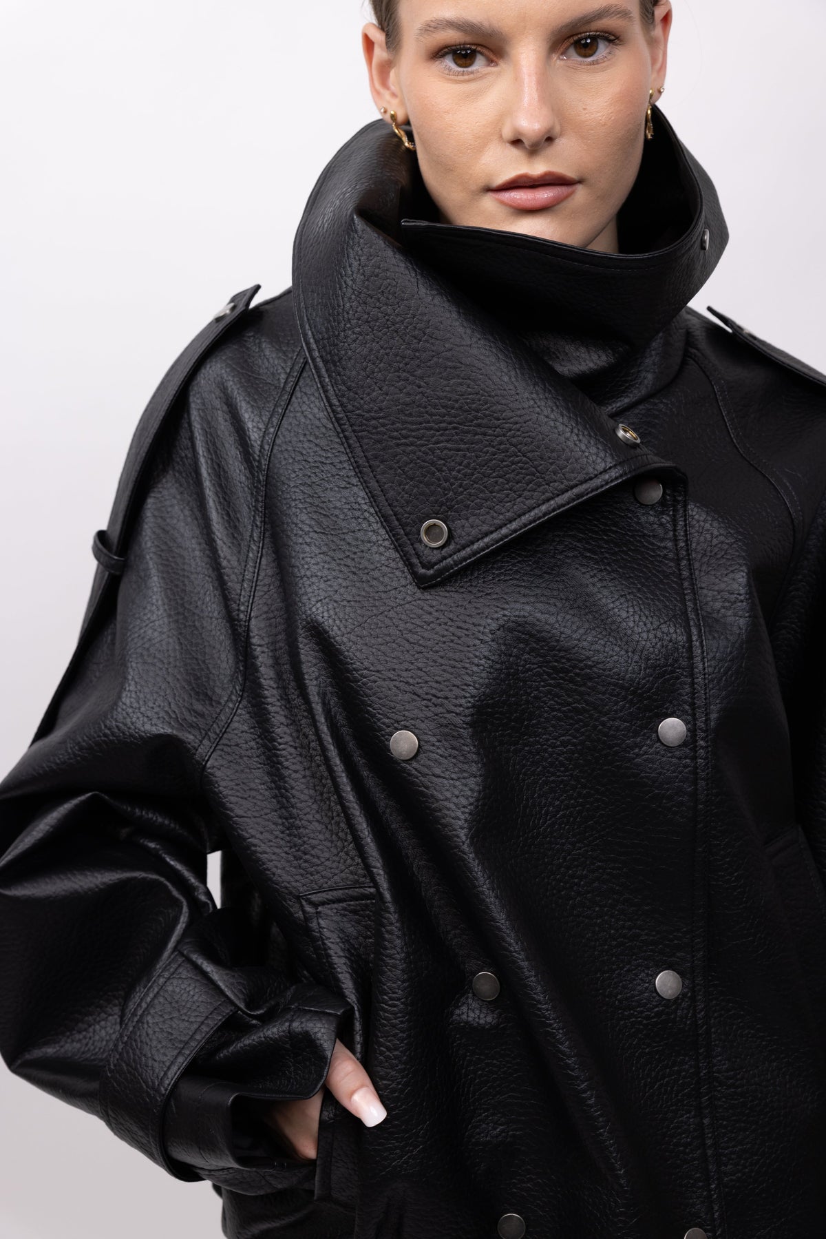 BLOUSON EN SIMILICUIR AVEC COL MONTANT - K-ZELL PARIS | Wholesale