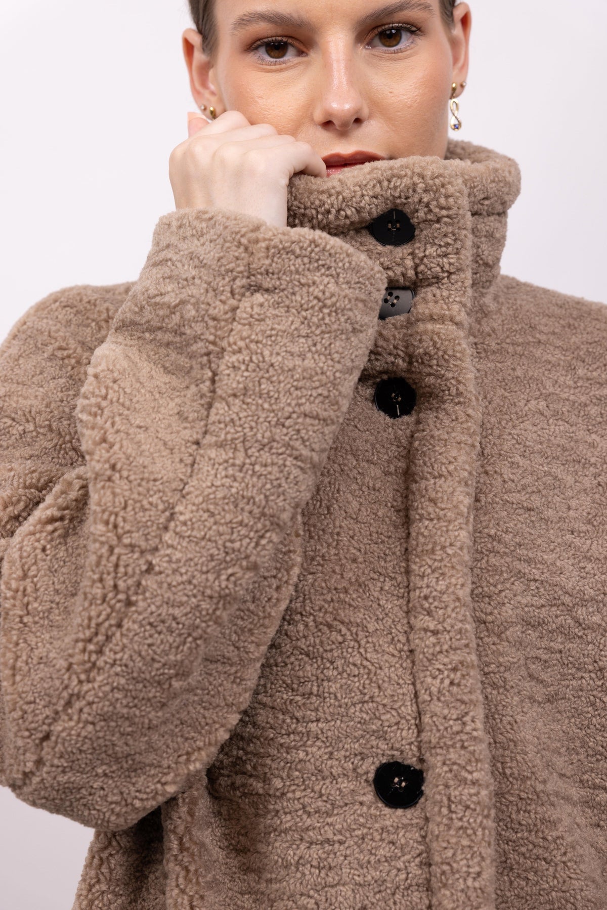 MANTEAU LONG EN FAUSSE FOURRURE MOUTON - K-ZELL PARIS | Wholesale