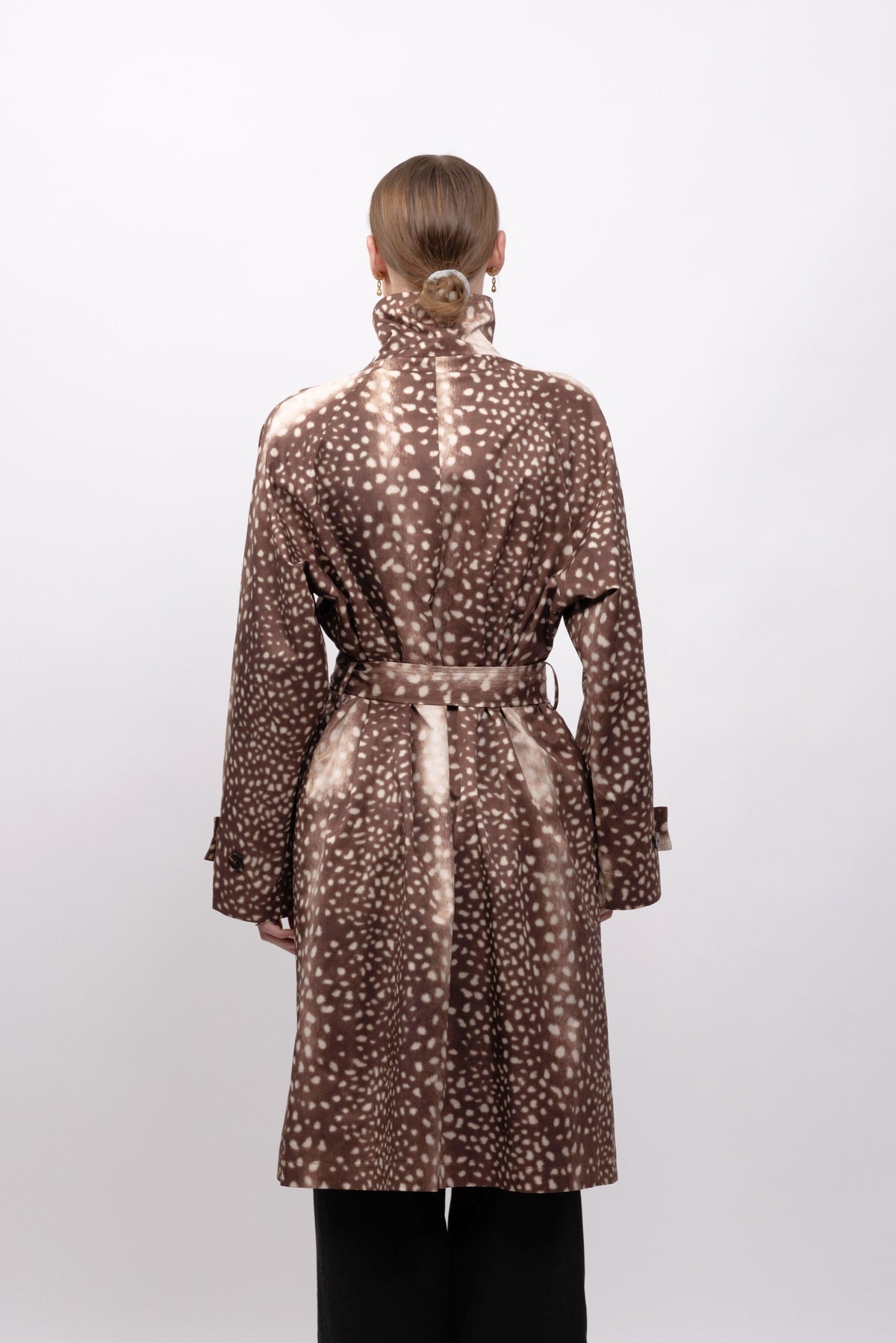 Waterafstotende trenchcoat met hertenprint