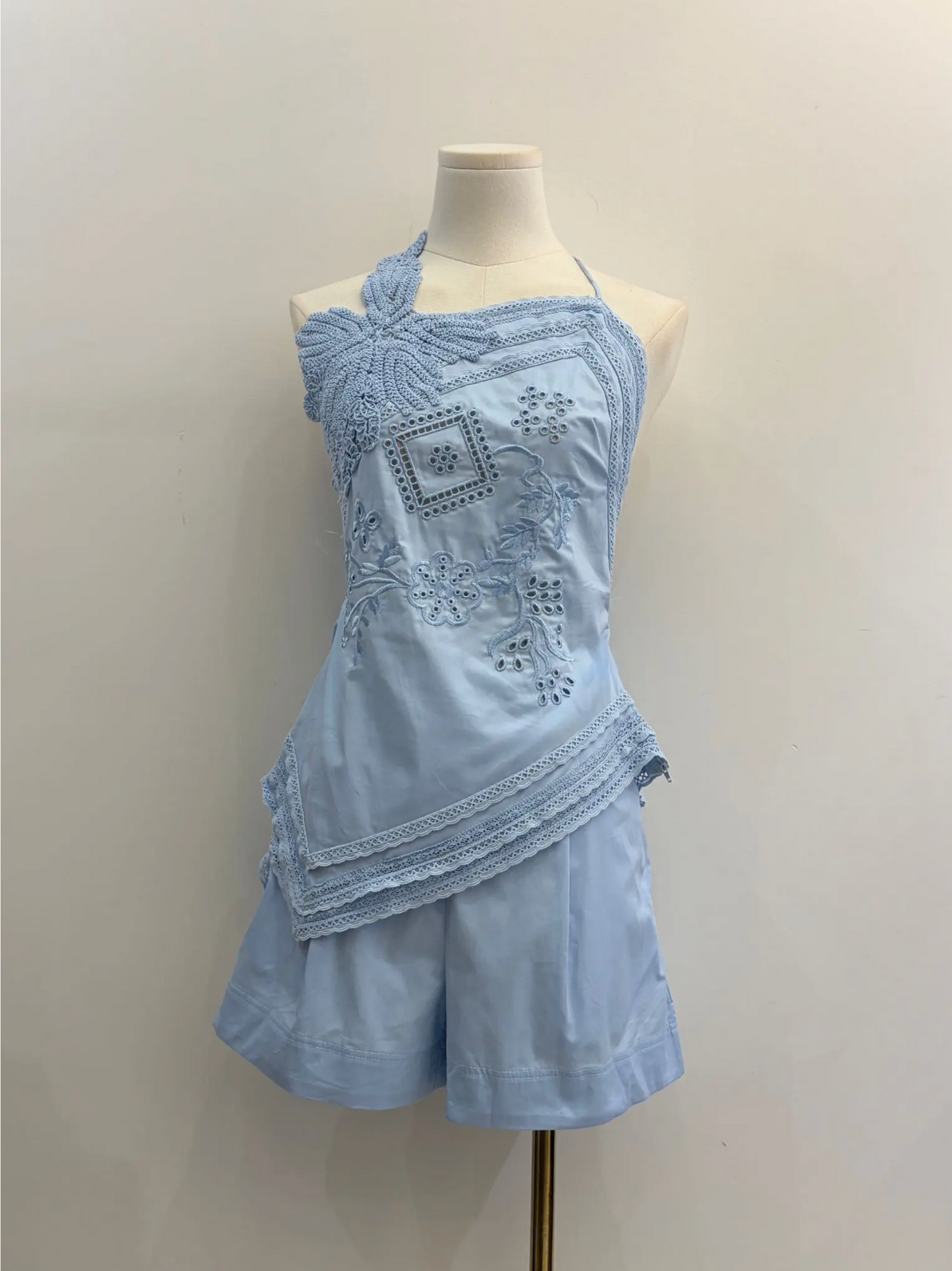 Boheemse set met borduursels en zwierige shorts