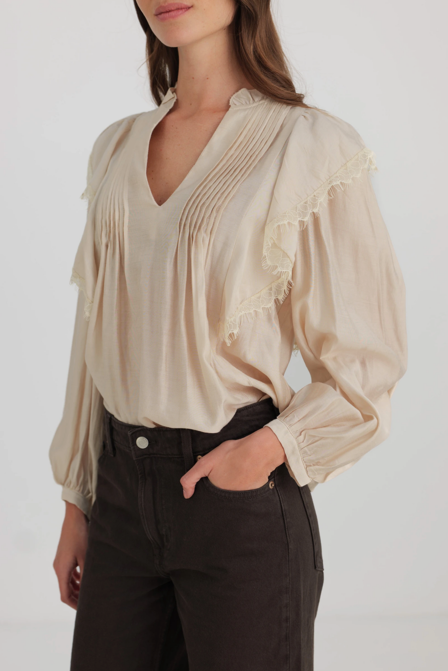 Tencel blouse with ruffles and lace