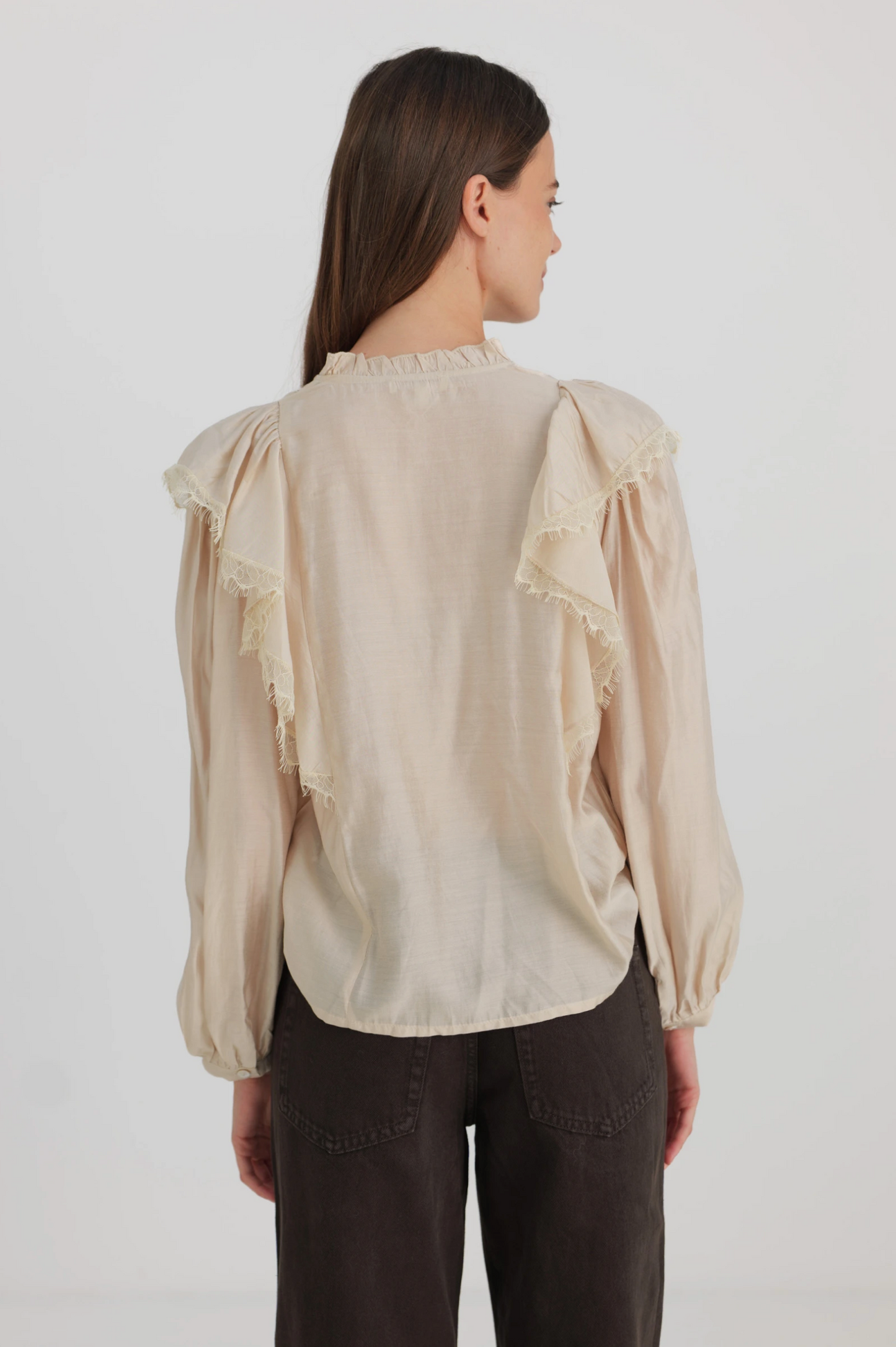 Tencel blouse with ruffles and lace