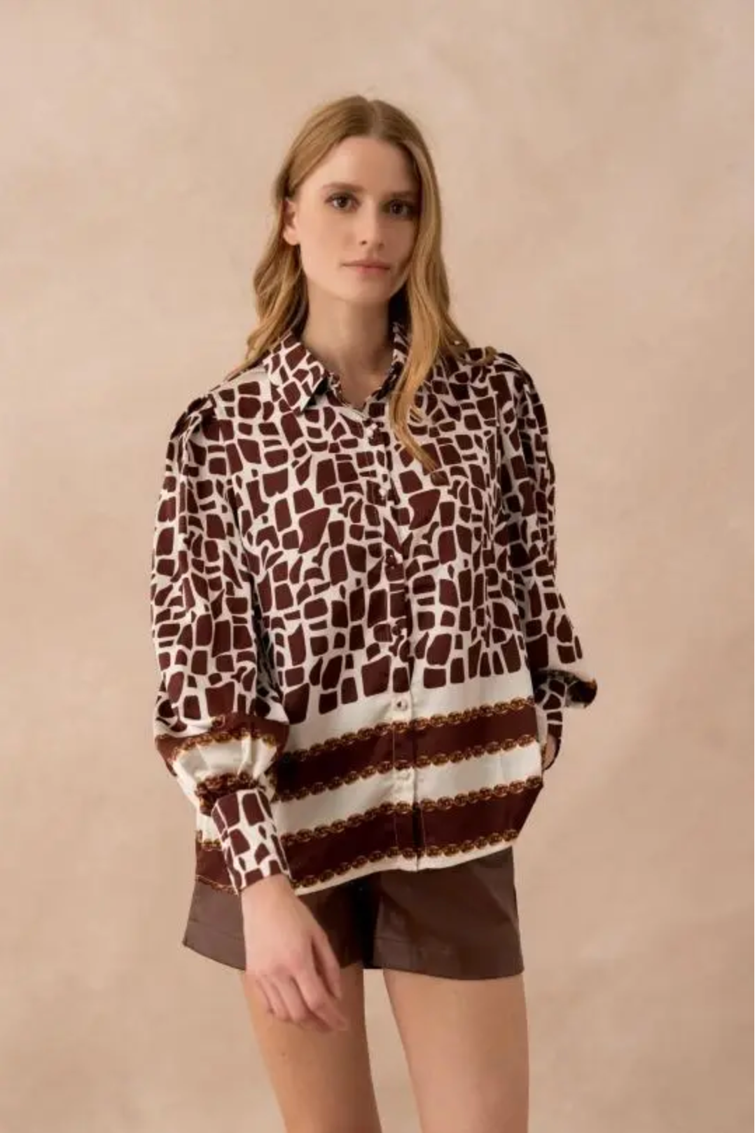 Shirt met pofmouwen en giraffenprint