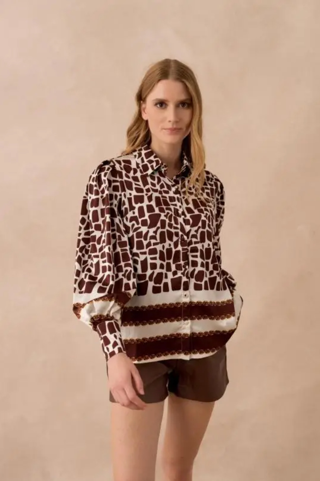Shirt met pofmouwen en giraffenprint