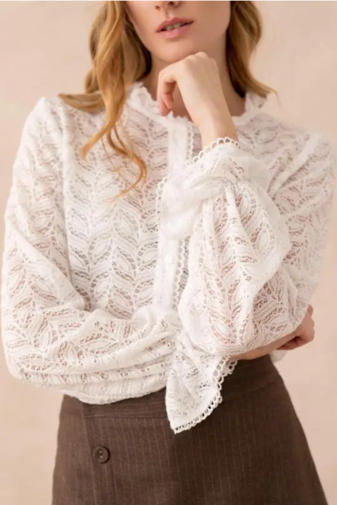Blouse van kant met ruches