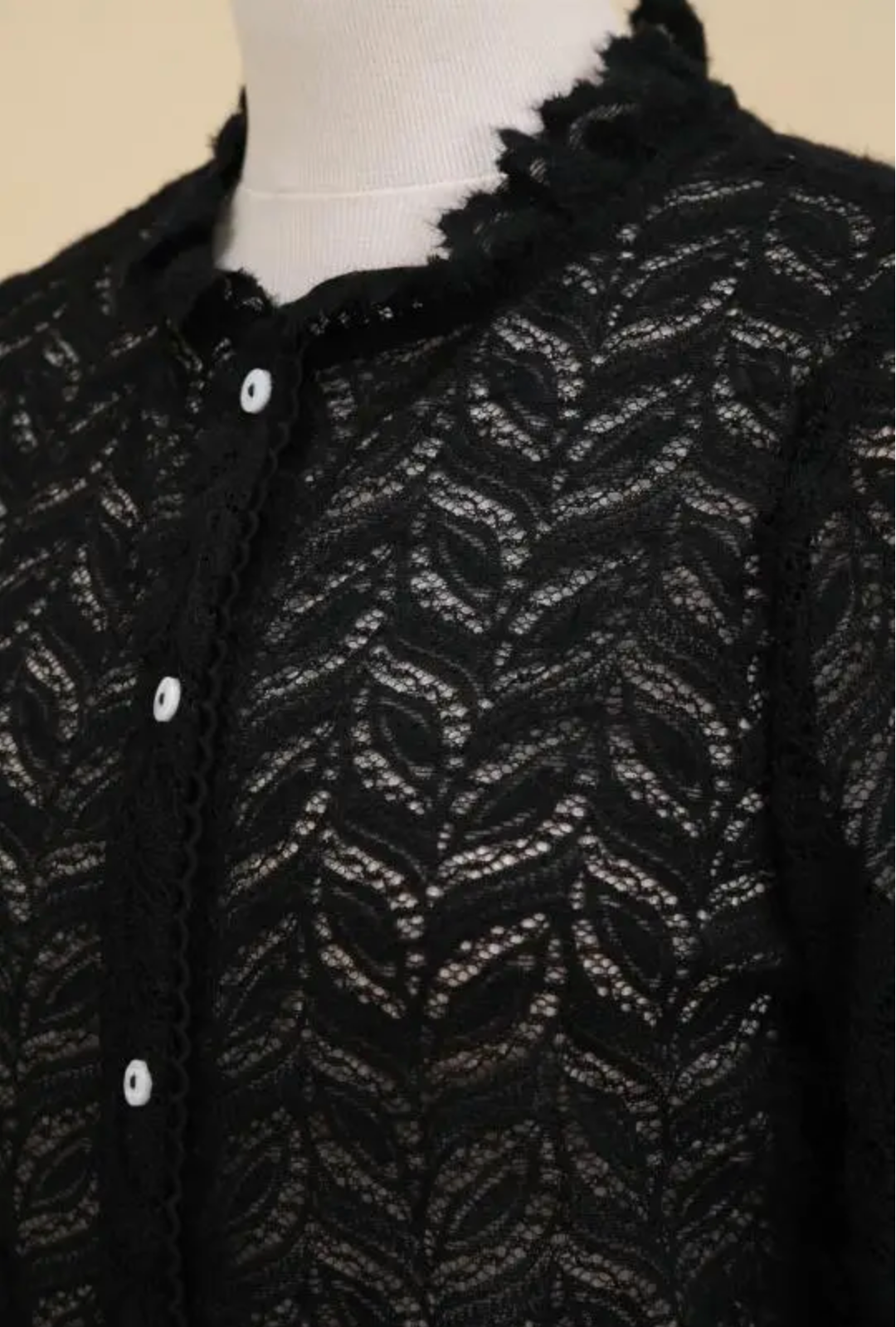 Blouse van kant met ruches