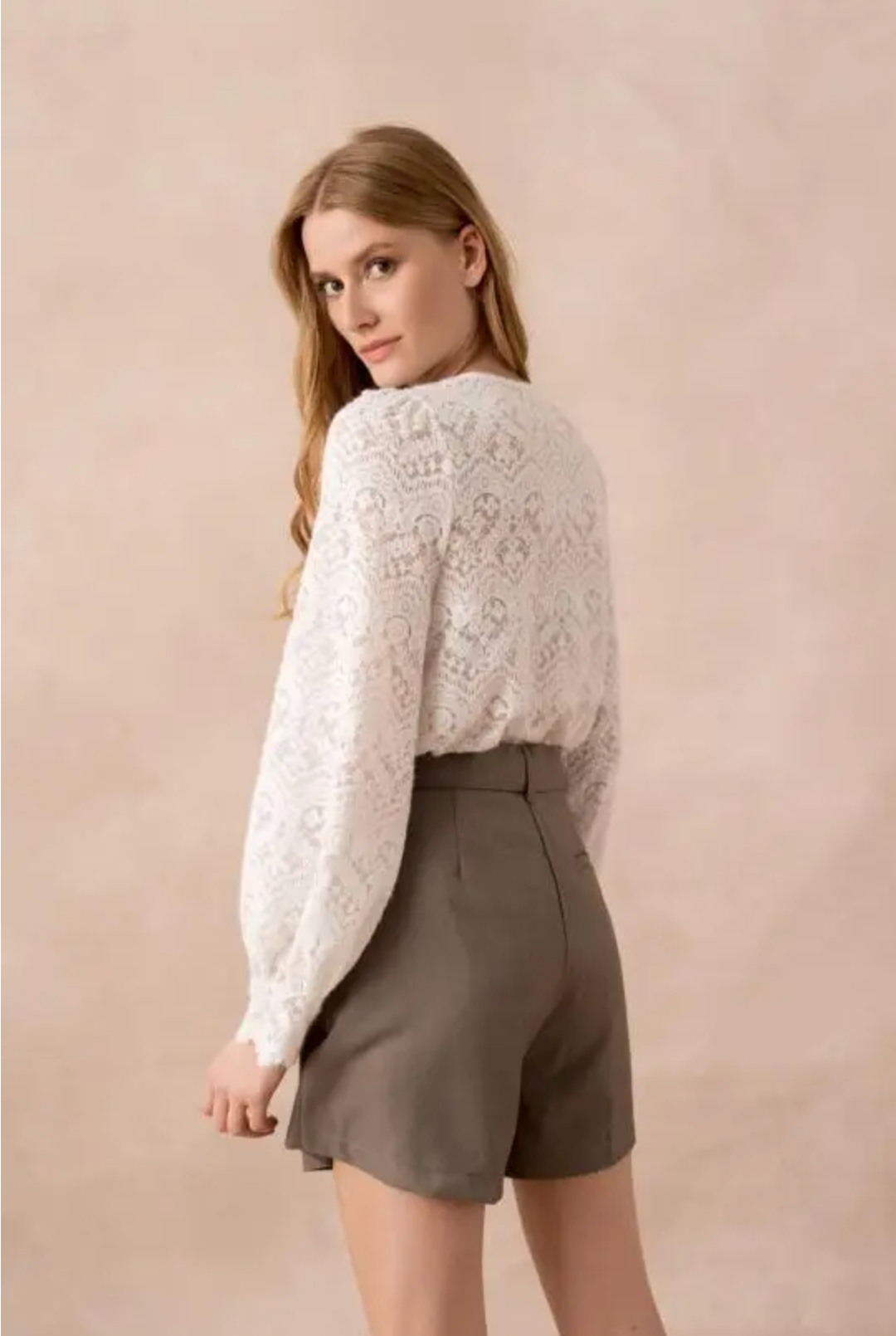 Blouse van kant met ruches