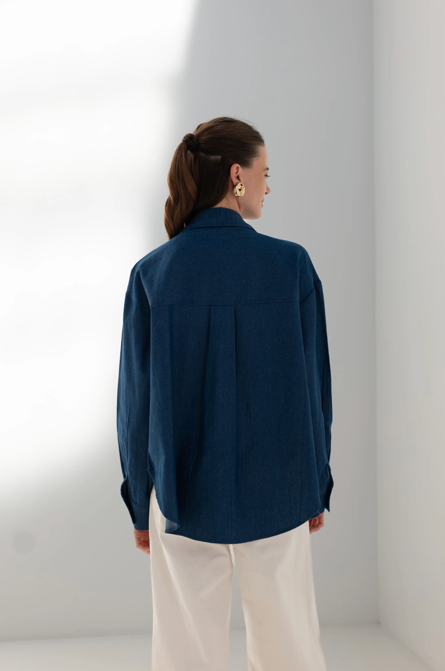 Denim overshirt met strass-steentjes