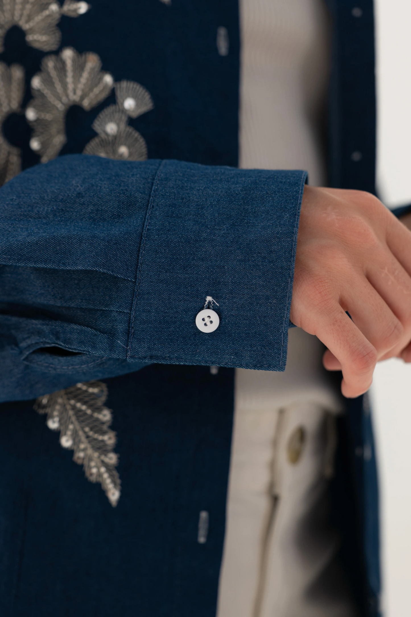 Denim overshirt met strass-steentjes