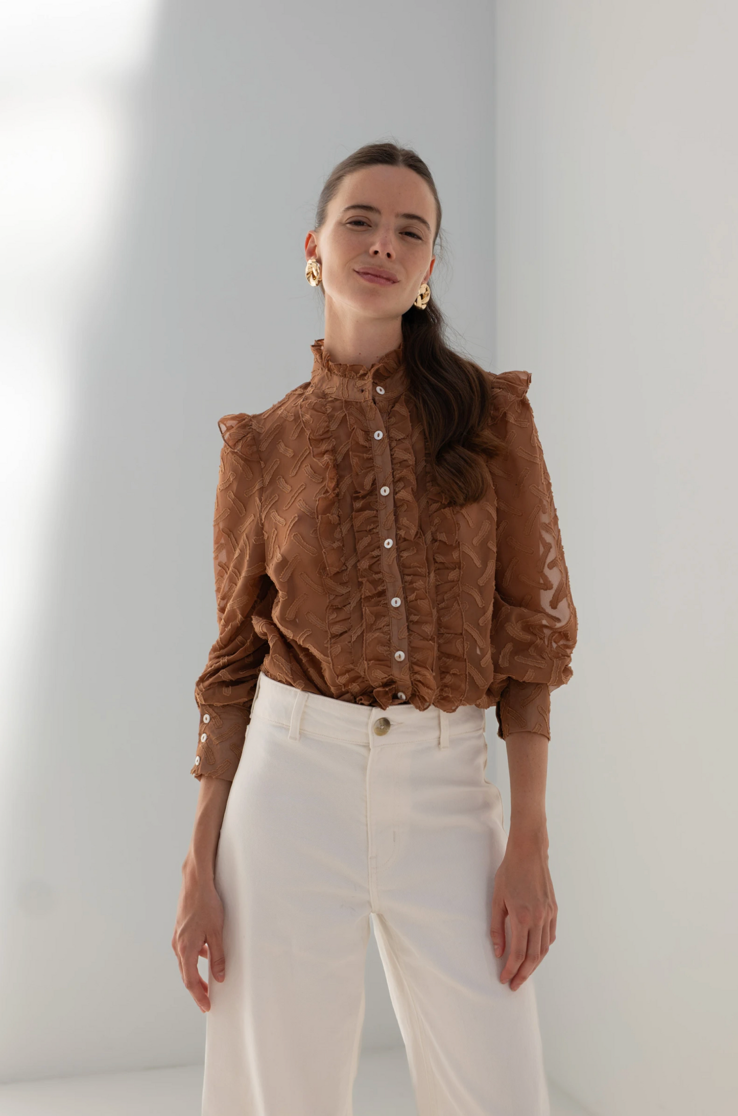 Blouse met structuur en ruchekraag