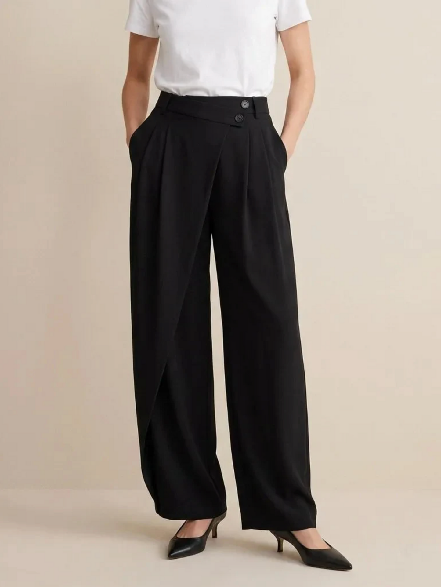 Asymmetrische, soepelvallende broek