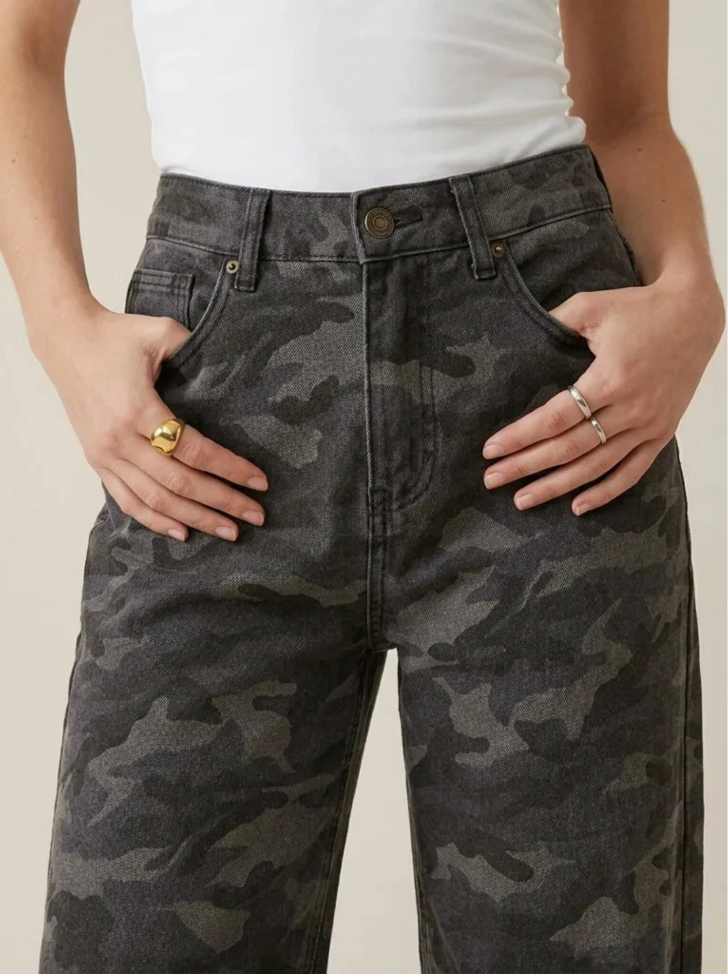 Jeans met militaire print