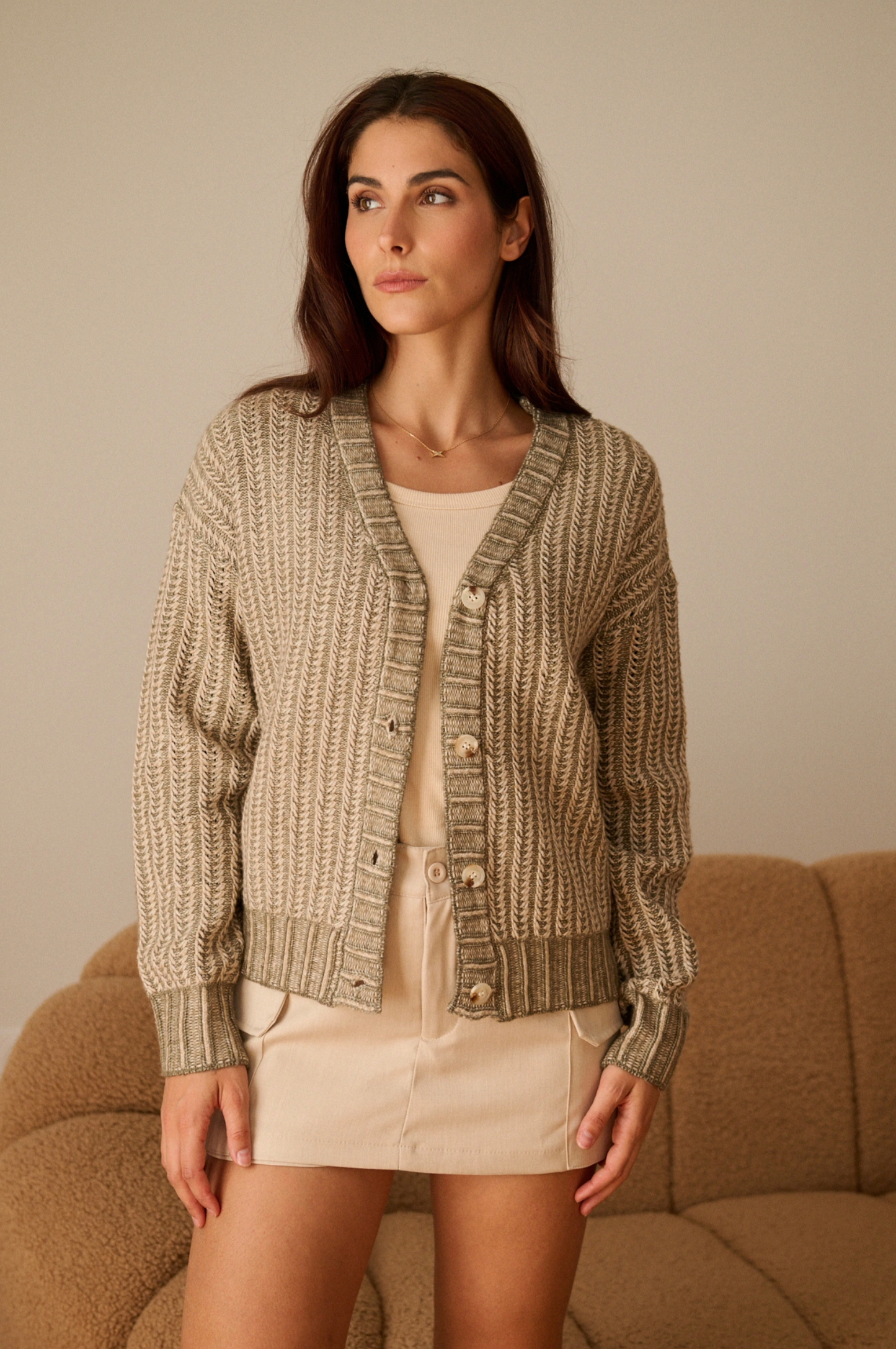 Tweekleurig vest met kabelpatroon en textuur