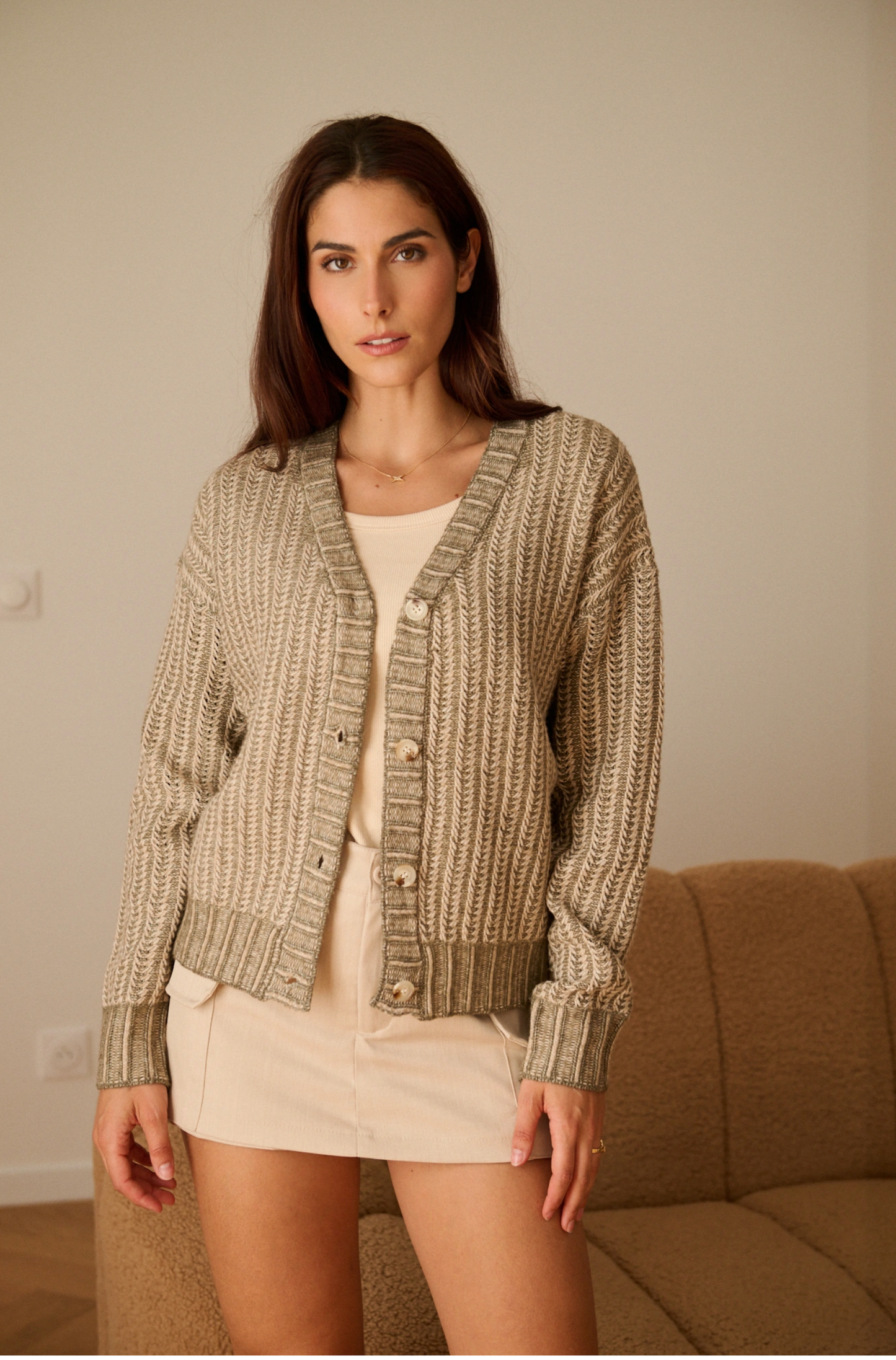 Tweekleurig vest met kabelpatroon en textuur
