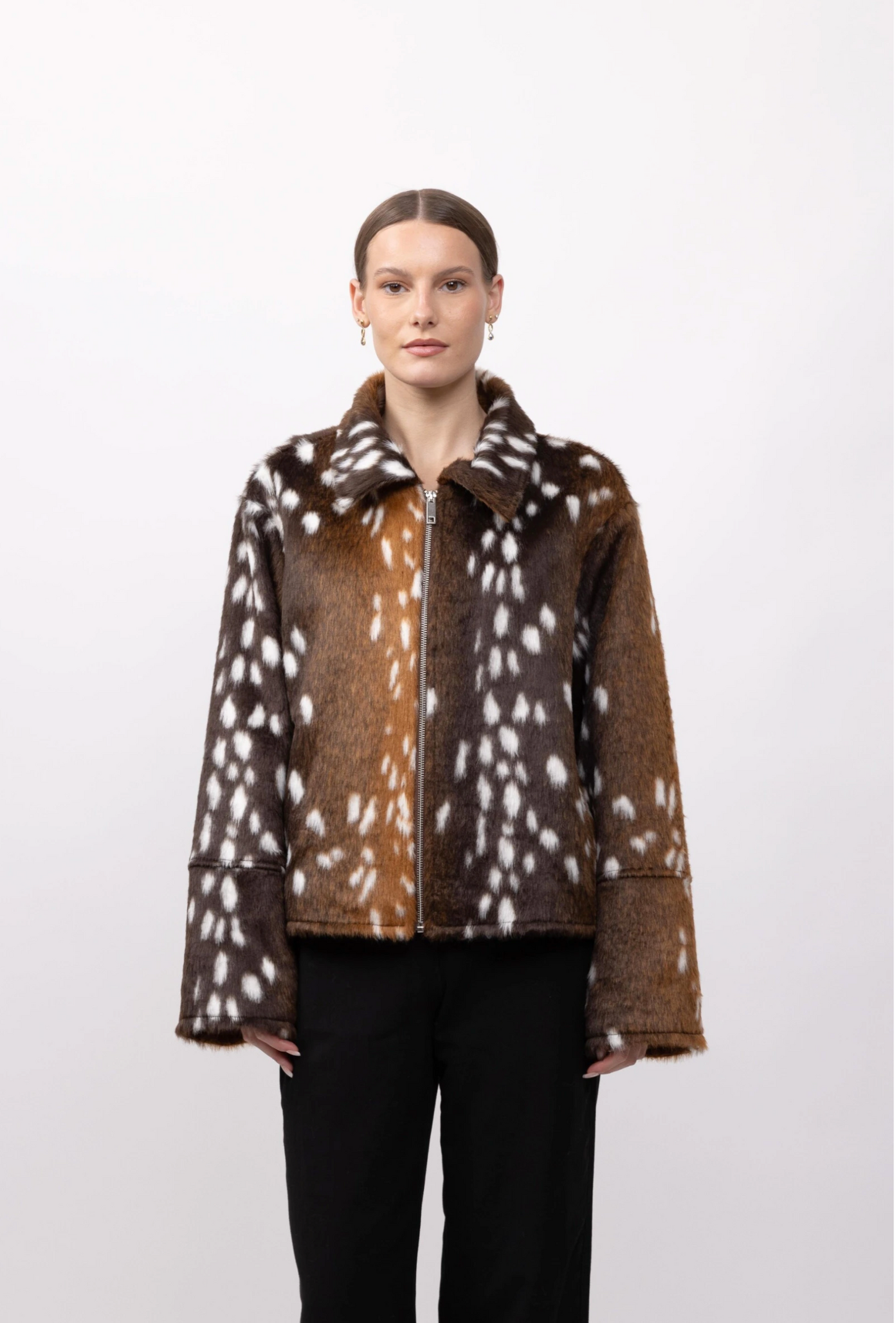 Jas van imitatiebont met Bambi-print
