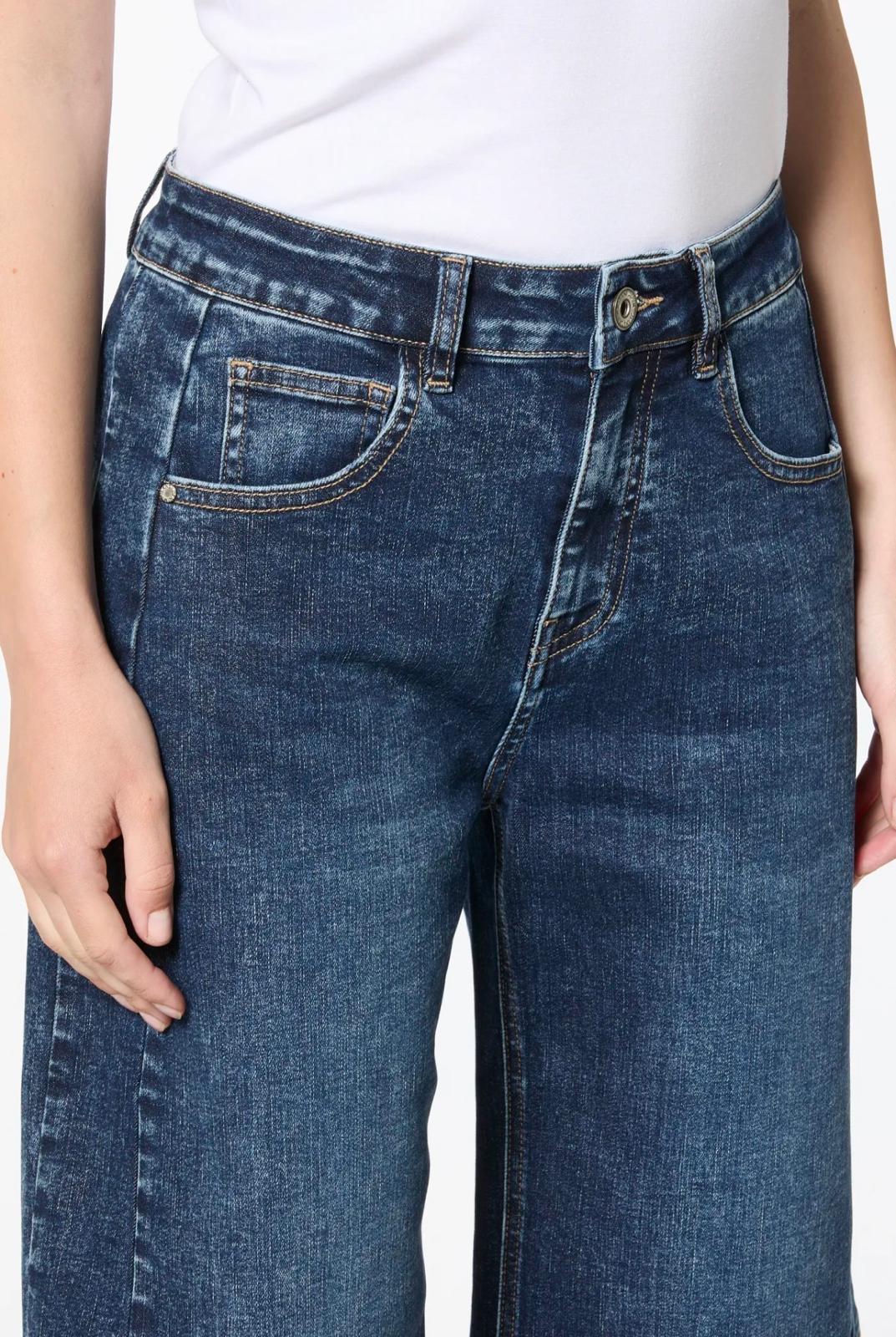 Balloon Fit Jeans